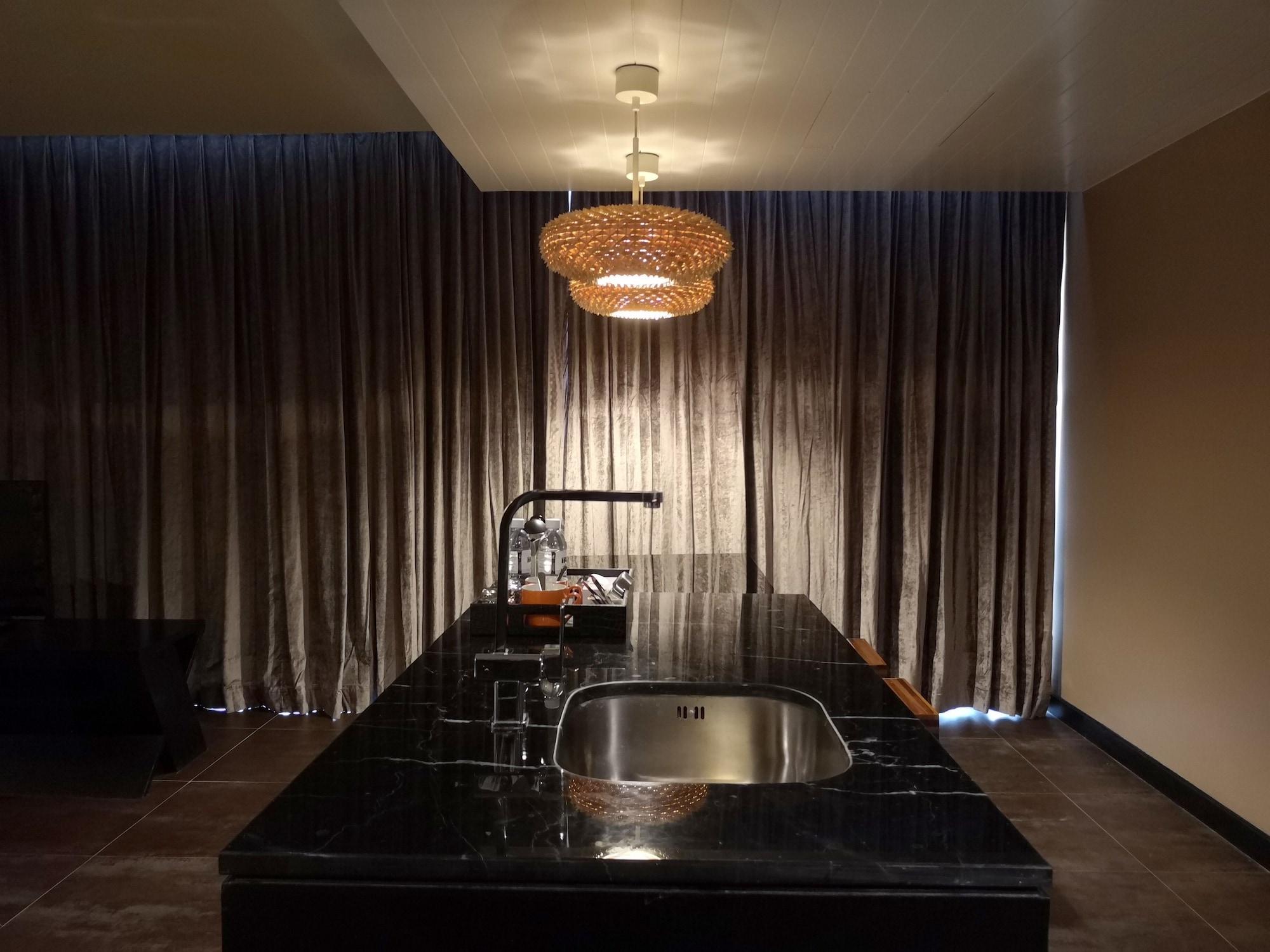 Tsix5 Quarter Hotel Pattaya Ngoại thất bức ảnh
