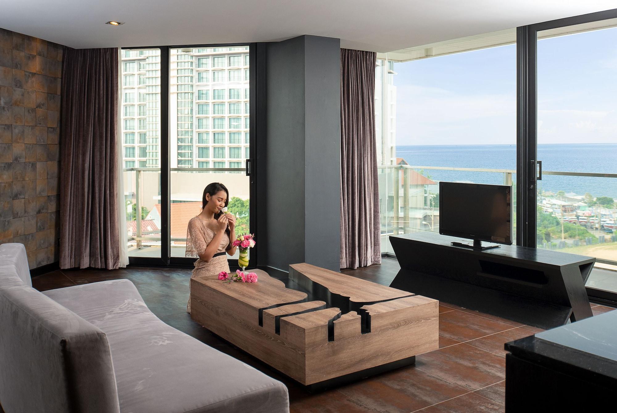 Tsix5 Quarter Hotel Pattaya Ngoại thất bức ảnh