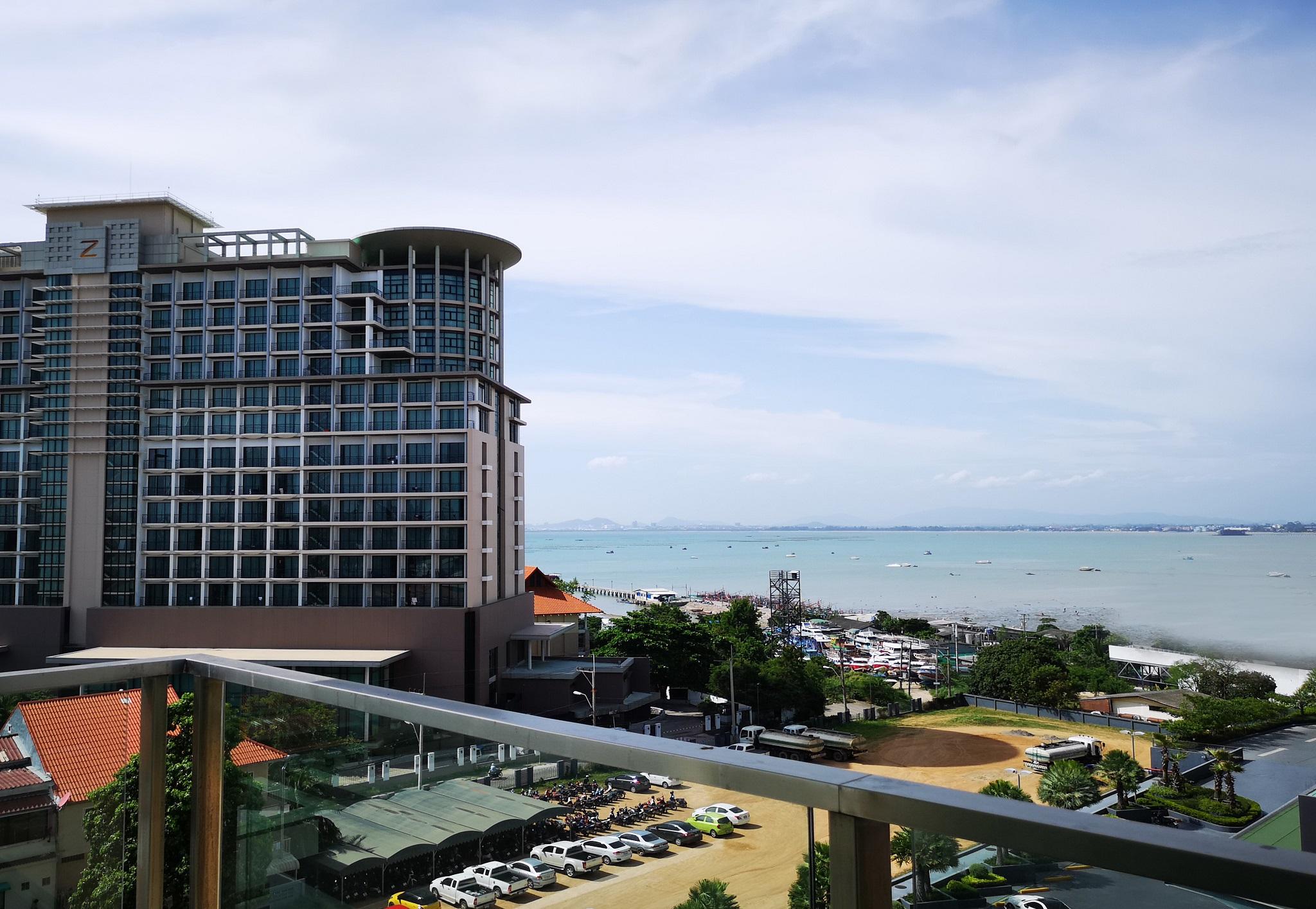 Tsix5 Quarter Hotel Pattaya Ngoại thất bức ảnh