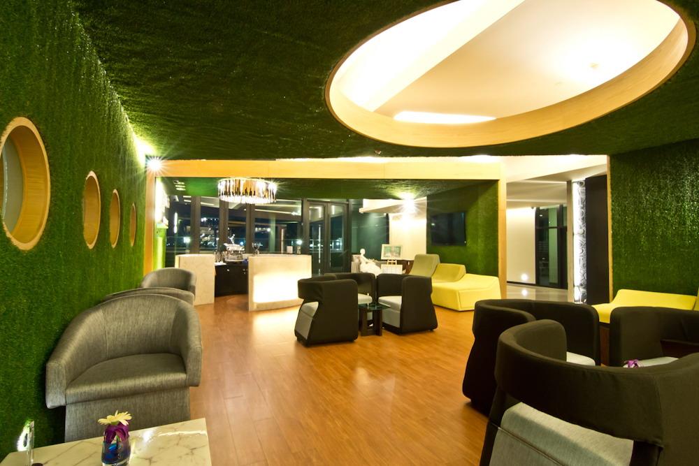 Tsix5 Quarter Hotel Pattaya Ngoại thất bức ảnh