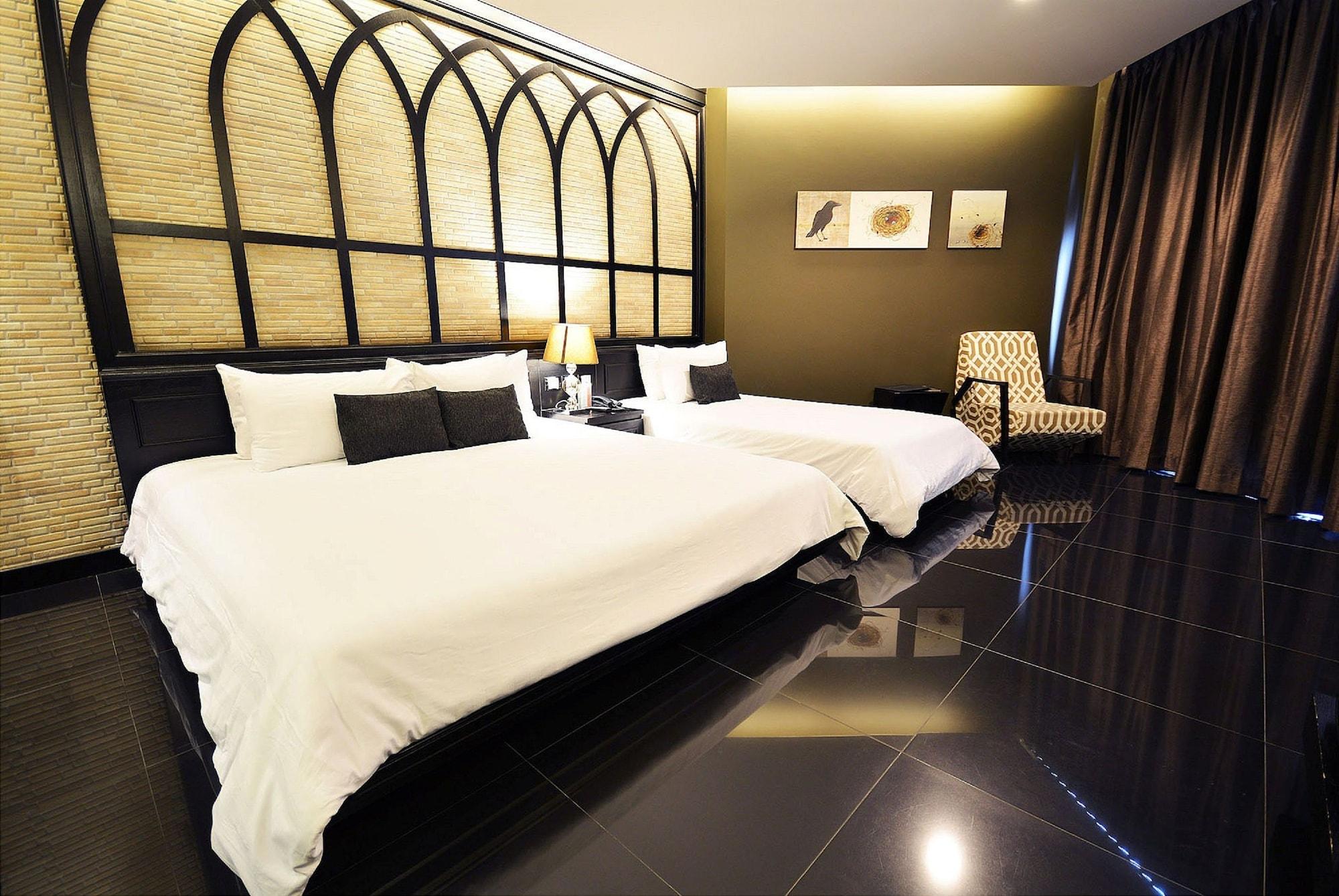 Tsix5 Quarter Hotel Pattaya Ngoại thất bức ảnh