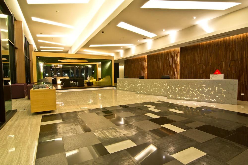 Tsix5 Quarter Hotel Pattaya Ngoại thất bức ảnh