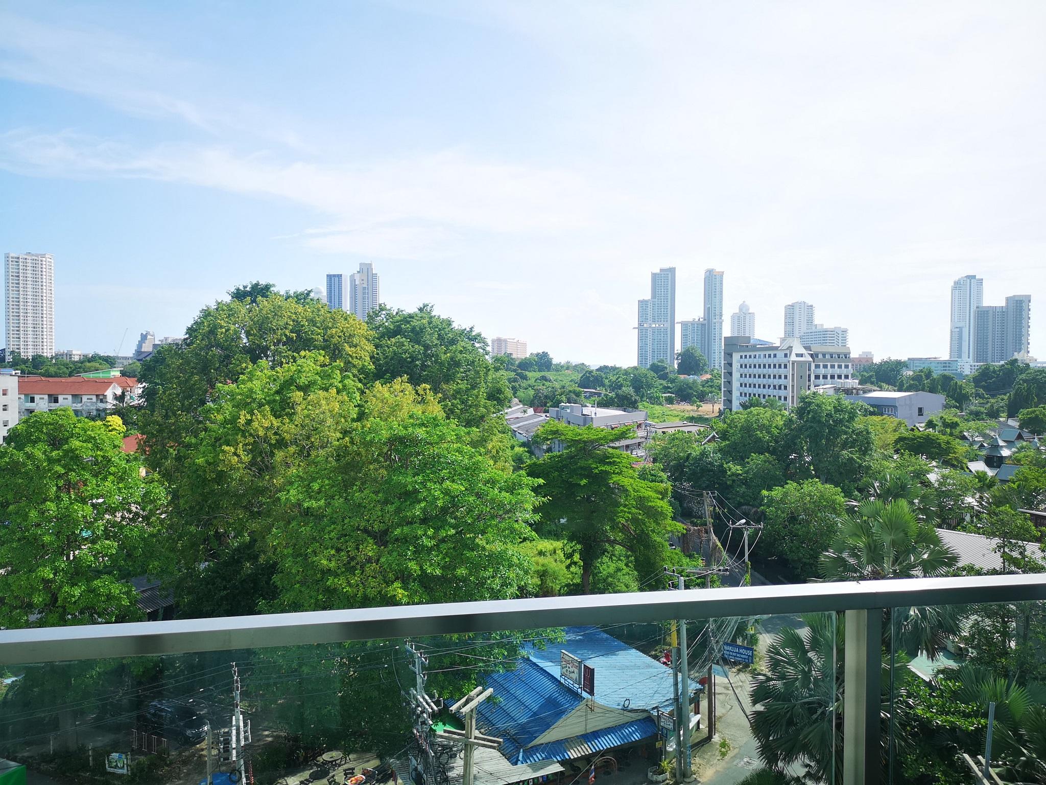 Tsix5 Quarter Hotel Pattaya Ngoại thất bức ảnh