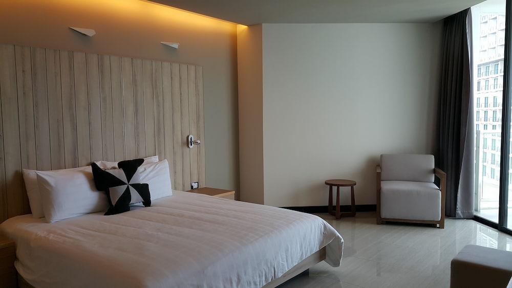 Tsix5 Quarter Hotel Pattaya Ngoại thất bức ảnh